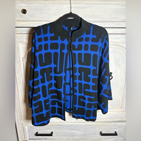 Ming Wang Sweaters - Ming Wang Blue Cape Sweater Geometric Abstract Print‎ Art to Wear Elegant Cozy